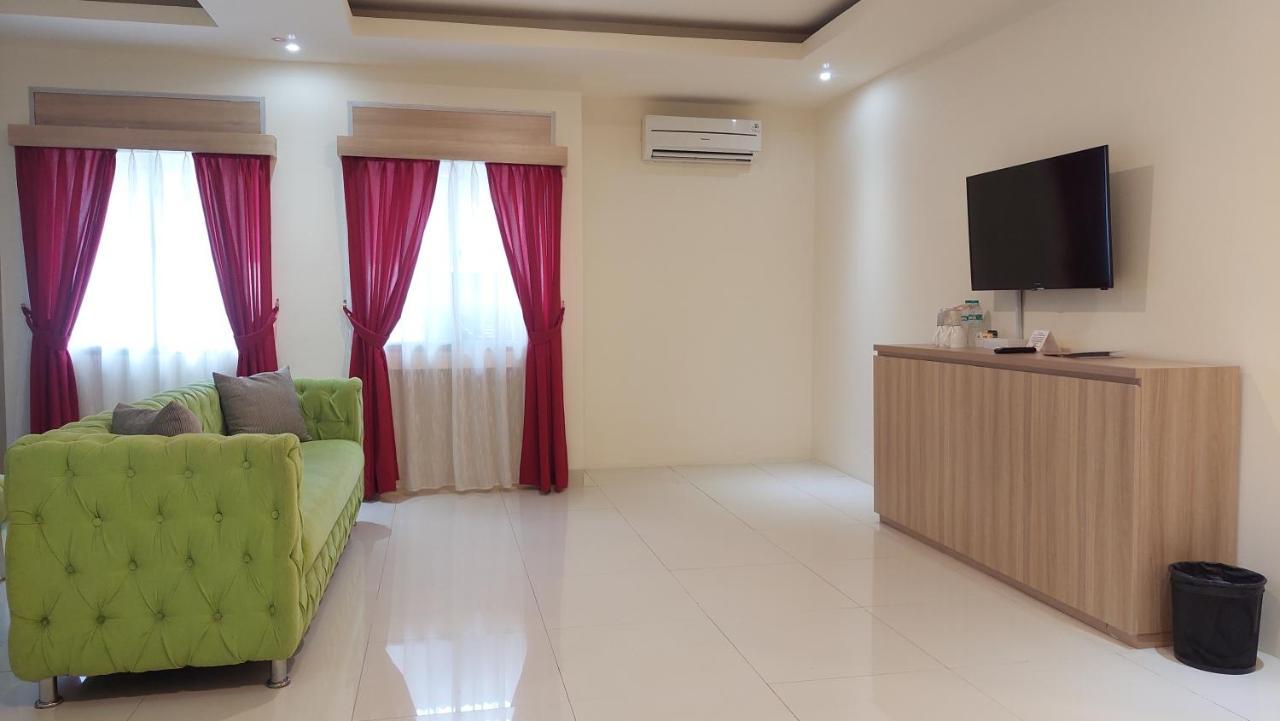 Moritz Hotel Rsab Harapan Kita Jakarta Exteriér fotografie